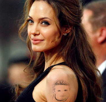 Angelina Jolie Koluna Dövme