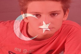 Türk Bayrağı Üzerine Resim Koyma